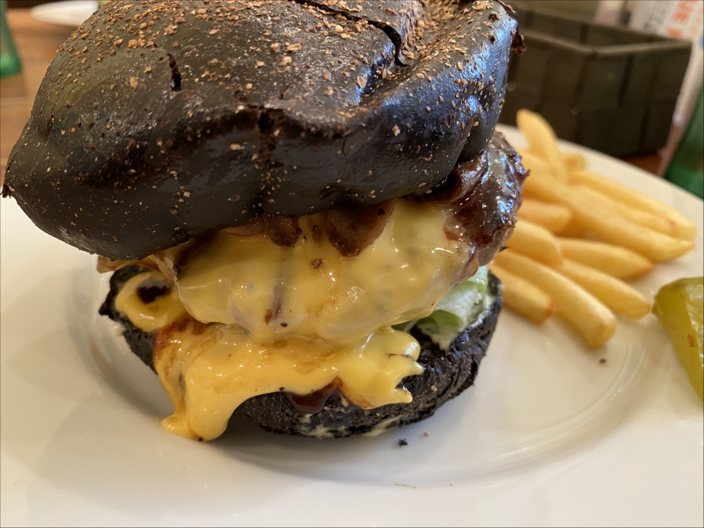 mushroom cheese burger homeys dish & dish