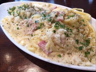 恵比寿のランチで人気のクリームたっぷり濃厚カルボナーラ
